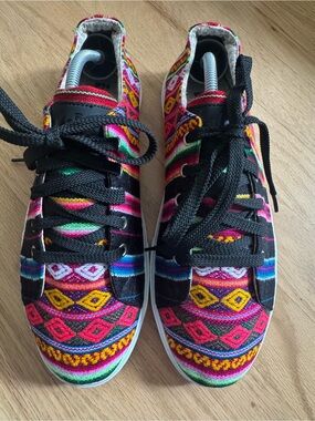 Inkkas Handmade Peru Multicolor Woven Sneakers Women’s Size 9